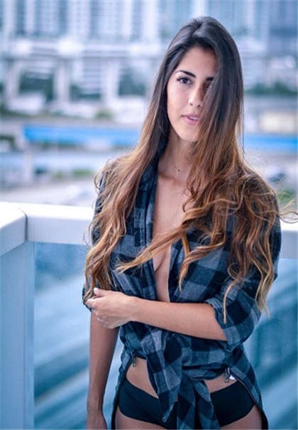 技师刘成和杨雪小说-被17个农民工玩的校花公车_偶糖恋事