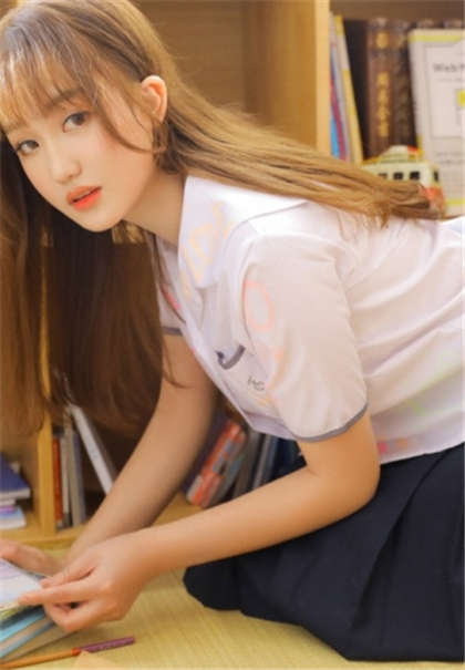 男友一直用手扣我下面-小说h公交车_偶糖恋事