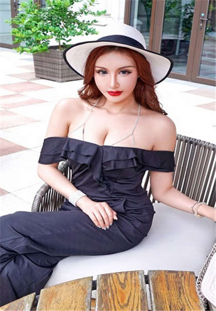 在车里被男人吃奶-腿再分开一点_偶糖恋事