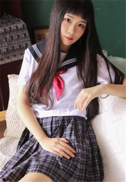 同学之间污文-几个男人一起擦我好爽_偶糖恋事