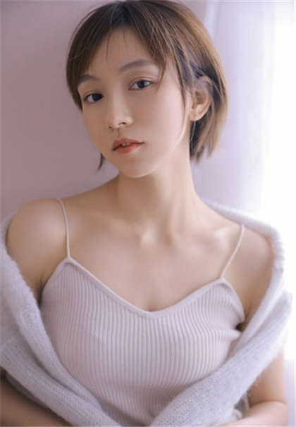 在教室里和同桌-女同桌把手弄进裤裆里_偶糖恋事