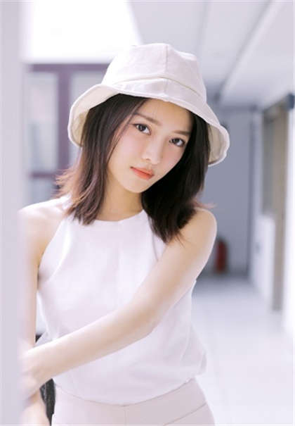 被揉胸小说-他的硕大挺进她的紧致_偶糖恋事