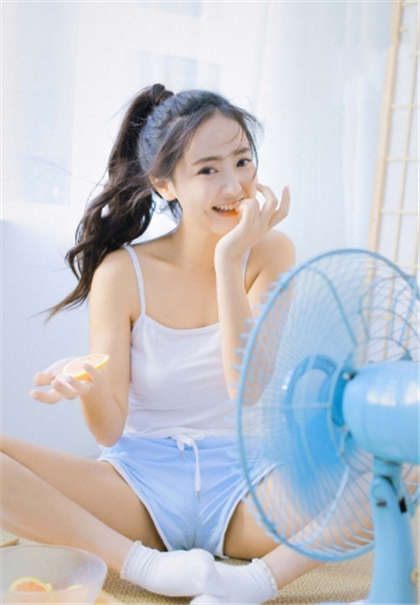 污污的校园文-揉她的大白胸把她摸湿_偶糖恋事