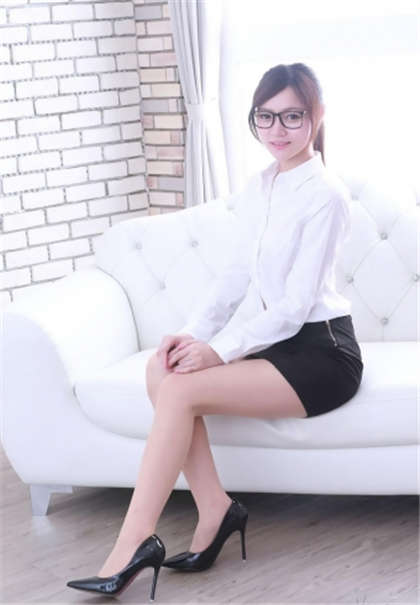 有点污有点黄的小说片段-枕边王妃不承欢最新_偶糖恋事