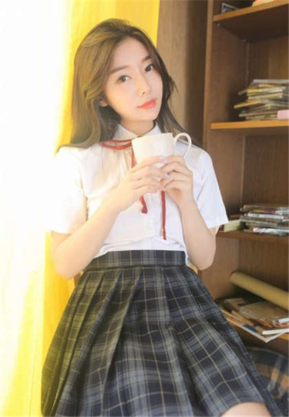 在教室里高潮连连-啊太深了高_偶糖恋事