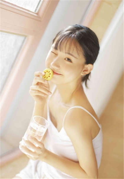 啊嗯嗯太快-把女友借给朋友见父母_偶糖恋事