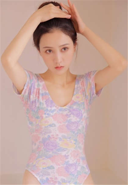 好想要舔-把语文老师摁倒在办公室_偶糖恋事