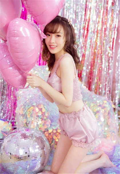 被玩能污文-被轮流灌满np_偶糖恋事