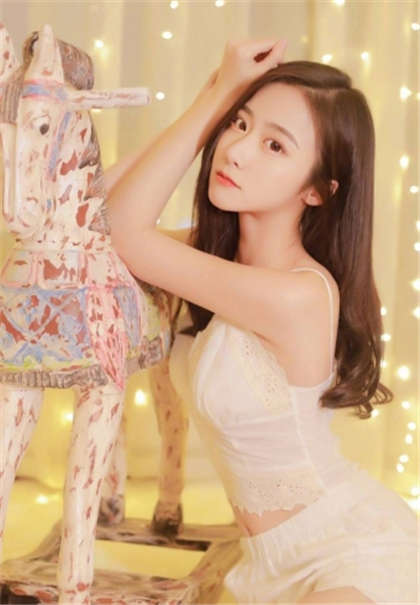 同学之间污文-几个男人一起擦我好爽_偶糖恋事