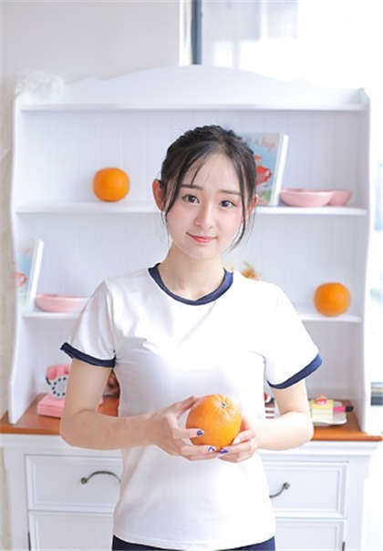 公车污乱小说-躲在桌子底下口交_偶糖恋事