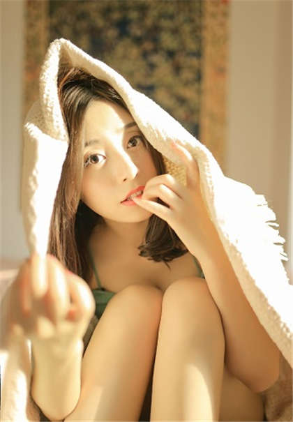 与老师的暧昧-被男同桌摸了全身故事_偶糖恋事