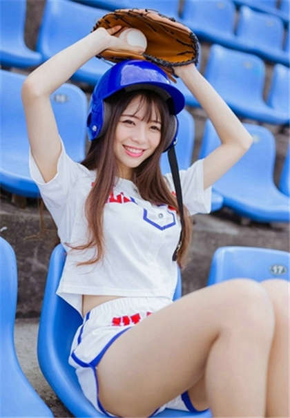 很污的小黄小说-家教老师让我穿着珍珠内裤上学_偶糖恋事