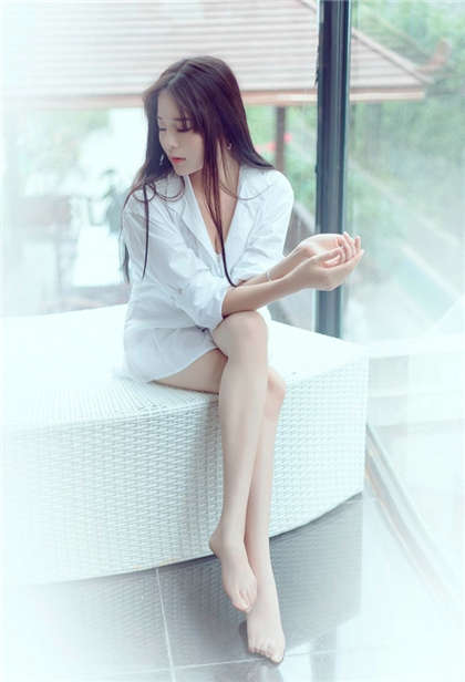 公交车上强入小说-摸小丫鬟的奶尖_偶糖恋事