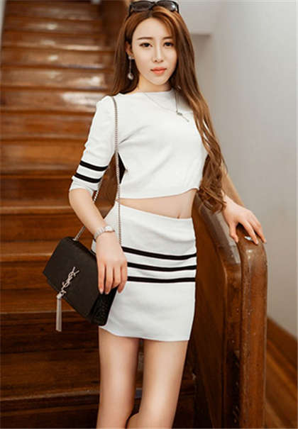 能让人下面湿透的小说-sm贵妇调教俱乐部_偶糖恋事