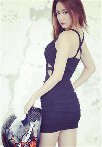 同学之间污文-几个男人一起擦我好爽_偶糖恋事