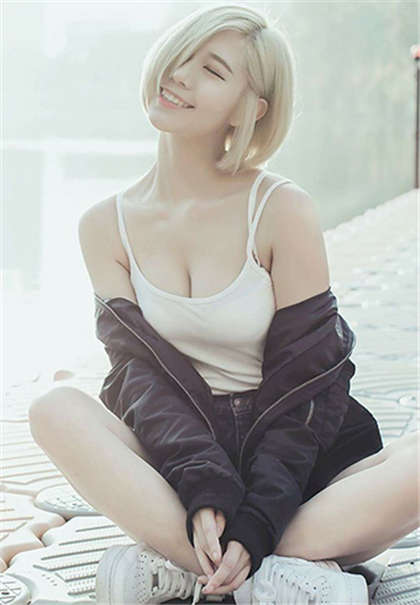 穿进np黄文-男同桌把我叫到他家然后_偶糖恋事