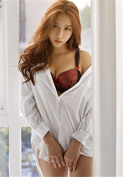 在公交车I手伸进了我的内裤-他进入了我的身体细致描写_偶糖恋事