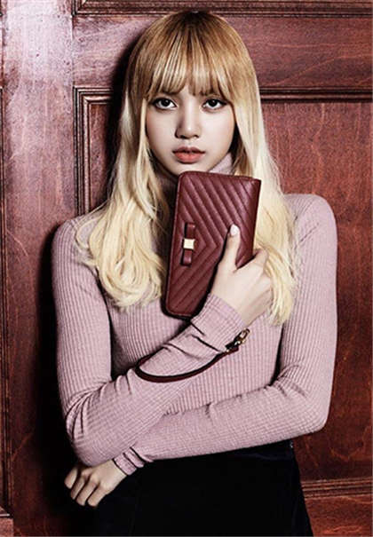 花花黄文-同桌把我按在墙上_偶糖恋事