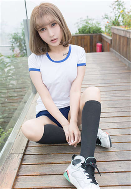 被男朋友啪啪-知性闷骚老妇女_偶糖恋事