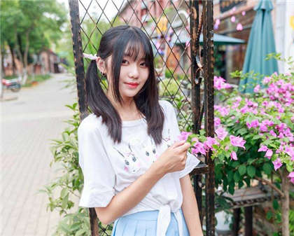 比较肉的短篇小说-带点小黄的校园小说_偶糖恋事