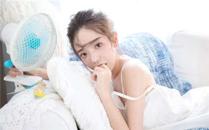 在学校里和老师做的h文-污到湿的腐文_偶糖恋事