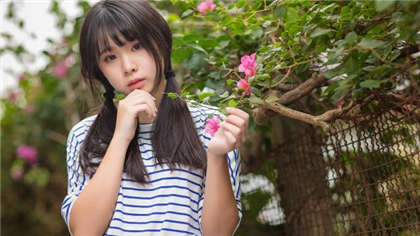 啊~嗯~嗯嗯~好爽-好硬好大好爽老师小雪_偶糖恋事