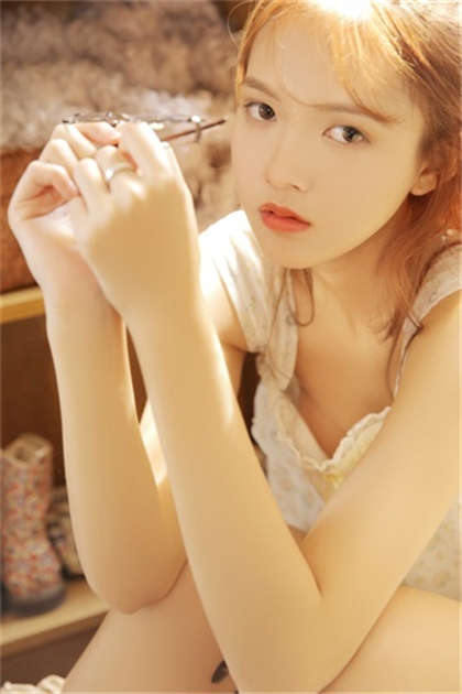 公交车上的三男一女乱伦-许晴小涵_偶糖恋事