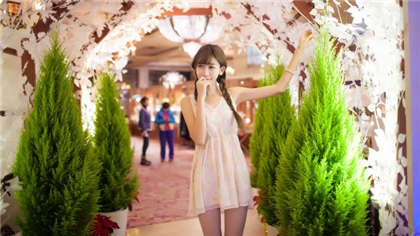 小黄文污到湿那种小说-老师用力啊_偶糖恋事