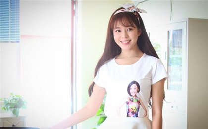 啊老师别急慢慢来更深入一点-大手罩住她的饱满圆润_偶糖恋事