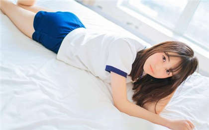 3个老头的手在我下面-让人湿的短小黄文_偶糖恋事