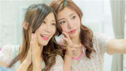 啊~嗯~嗯嗯~好爽-好硬好大好爽老师小雪_偶糖恋事