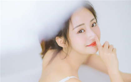 巨胸挤奶-好看多肉的短文_偶糖恋事