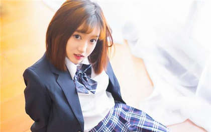 嗯,啊h文-上课同桌手伸进我裙子里摸_偶糖恋事