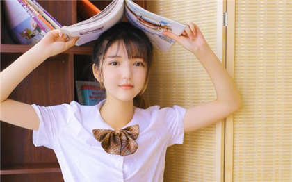 教室雪儿-边吃奶边扎下面很爽_偶糖恋事