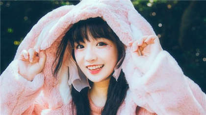 公车污乱小说-躲在桌子底下口交_偶糖恋事