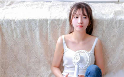 下面好多水,好想要快点-乖不哭坐下去就不疼了_偶糖恋事