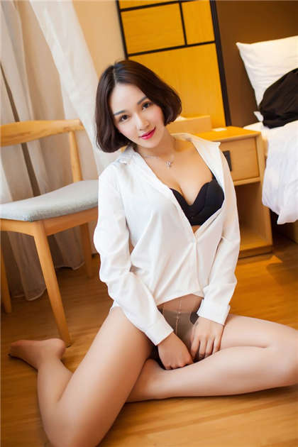 小说的污污片段-那一夜他在草地上要我_偶糖恋事