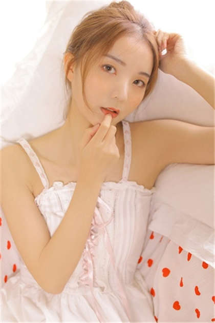 美女污污-我被三个人同时进_偶糖恋事