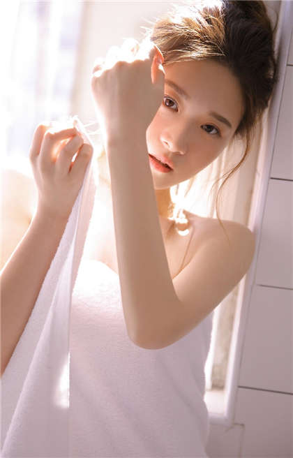 啊,再深一点好快再快点,嗯~-两根硕大挤进_偶糖恋事