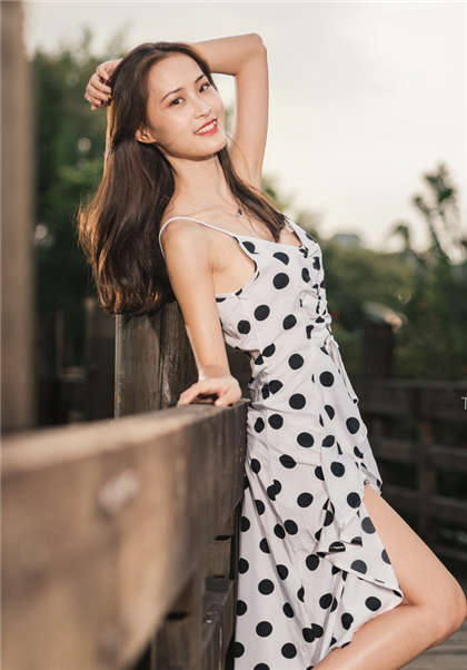 嗯太大了-性活动过程细节描写_偶糖恋事