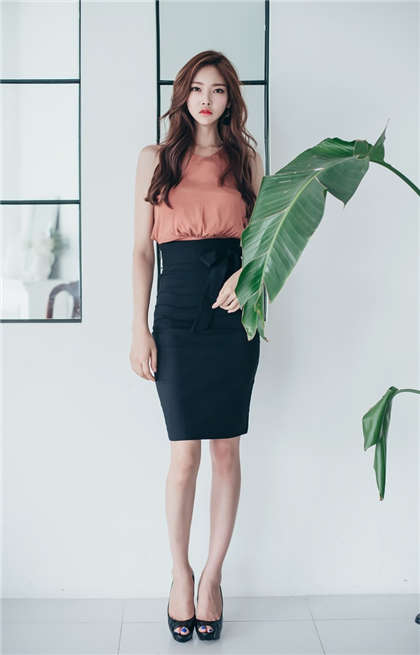 老头下药不停的揉搓我的乳-我在健身房给教练上_偶糖恋事