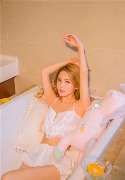 比较污下面看了会湿的文段-口述她的下面流了好多水_偶糖恋事