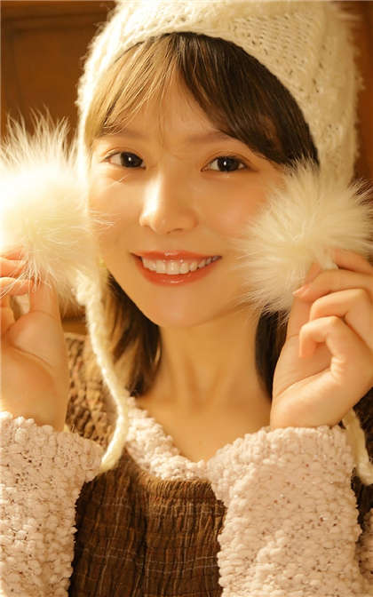 焚情春技-我被同桌按在桌上强吻_偶糖恋事