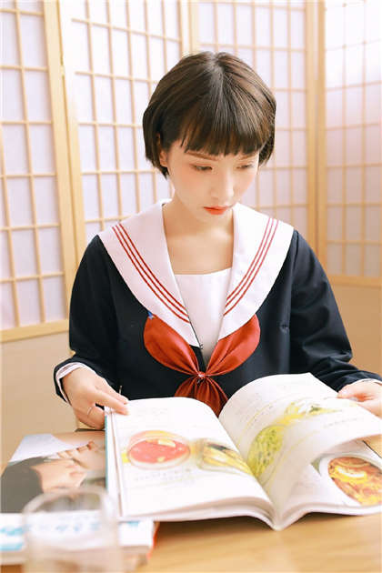 超级污的秒是小黄文-叔叔用尿尿的地方摸我_偶糖恋事