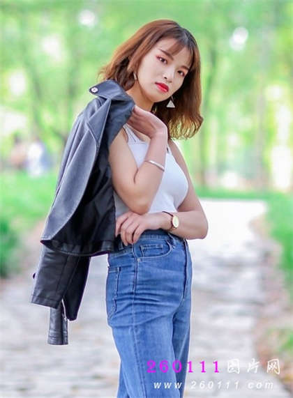 公交车上被强奸-女朋友穿短裙在公园秋千上做_偶糖恋事