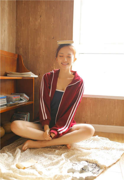 同学之间污文-几个男人一起擦我好爽_偶糖恋事