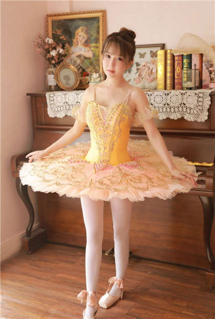 教室和同桌教室里和同桌h-下面就硬了_偶糖恋事