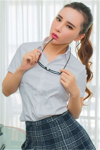 乱伦男女-一下一下的顶_偶糖恋事