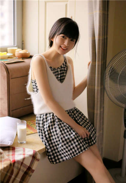 污文公交车上的故事-女秘跪在桌子下_偶糖恋事