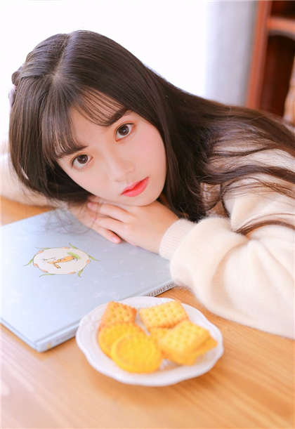 让人湿的不行细节描述-粉嫩的高中女友B_偶糖恋事